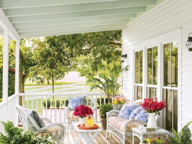 Front porch design with cheerful shades
