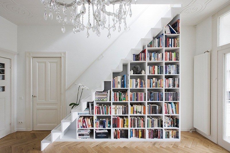 Minimalist Ladder Concurrently Bookshelf
