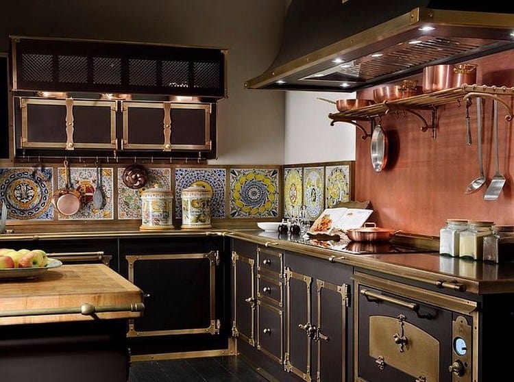 L-shape kitchen design in Victorian style