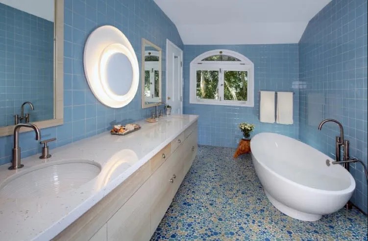 Blue and White Scandinavian Bathroom